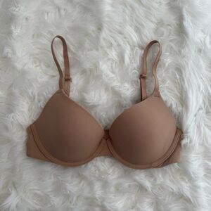 Skims Fits Everybody T-shirt Bra Clay Size 32B